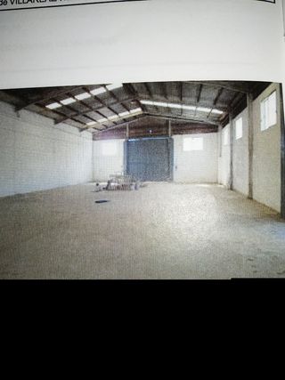 Nave industrial - 2 calles posibilidad de división