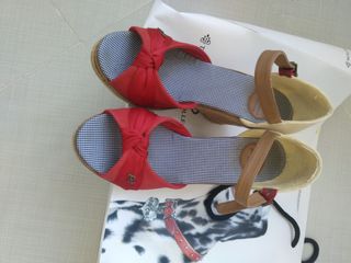 Sandalia Roja cuña