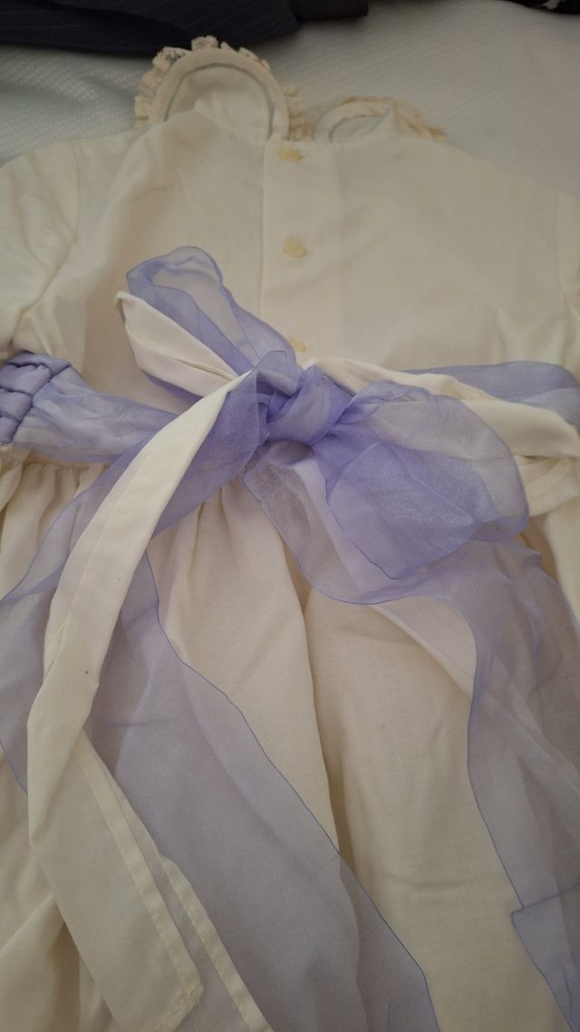 Vestido niña beige c/cintura lila