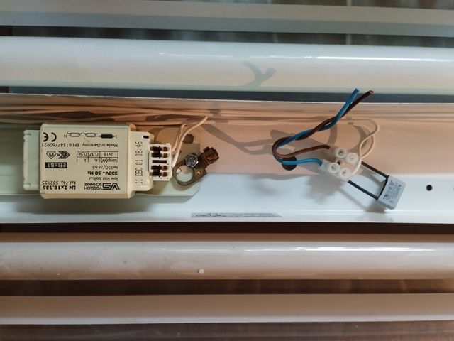 Lámpara LED moderna - 2 tubos