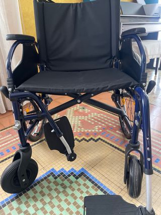 Silla de ruedas VERMEIREN, ancho especial.