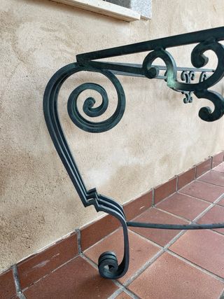 Mesa de forja antigua