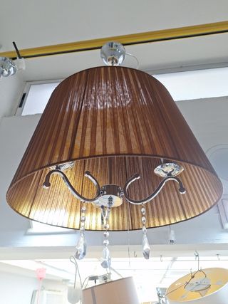 Lámpara colgante marrón y plata