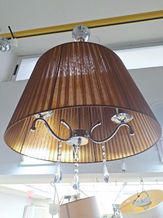 Lámpara colgante marrón y plata