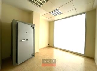 Local Comercial En Esquina En Benalmádena