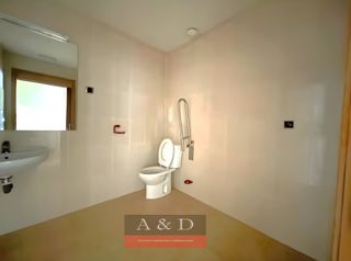 Local Comercial En Esquina En Benalmádena