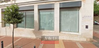 Local Comercial En Esquina En Benalmádena