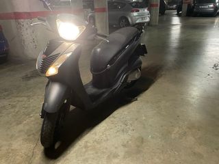 Honda SH125 - Moto Scooter