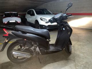 Honda SH125 - Moto Scooter