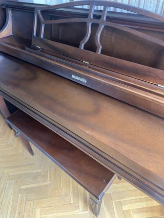 Piano vertical Baldwin