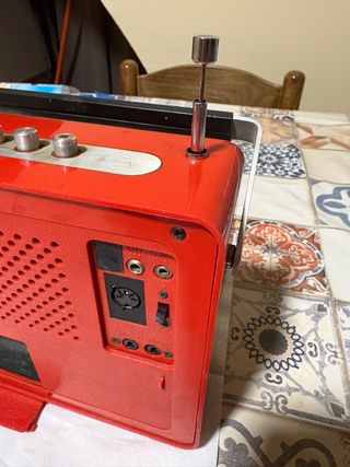 Radio INTER antigua roja. ÚNICA!!! Vintage. Retro.