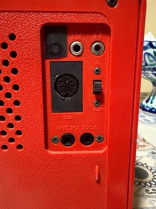 Radio INTER antigua roja. ÚNICA!!! Vintage. Retro.