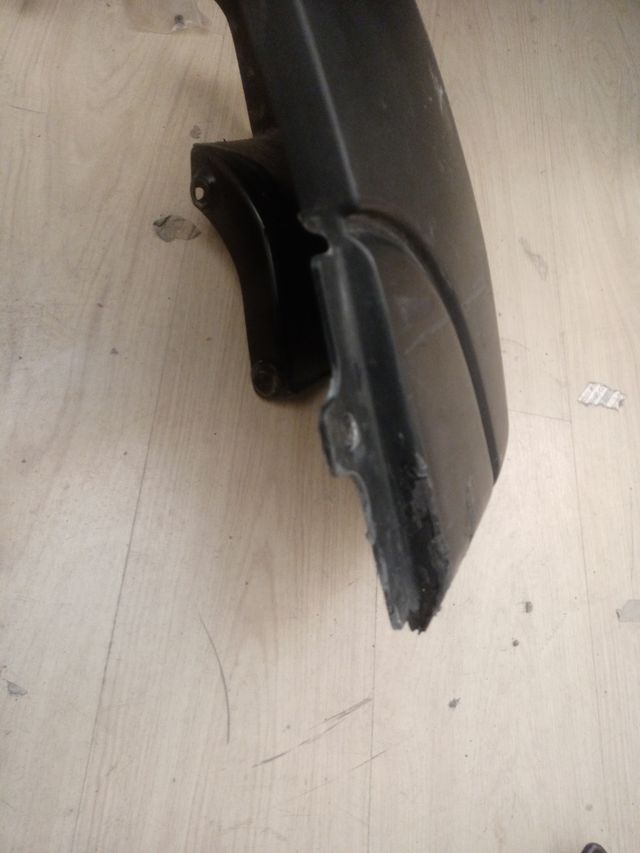 punta paragolpes trasero lado derecho Nissan NV400