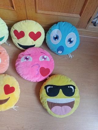 7 Cojines Emojis infantiles