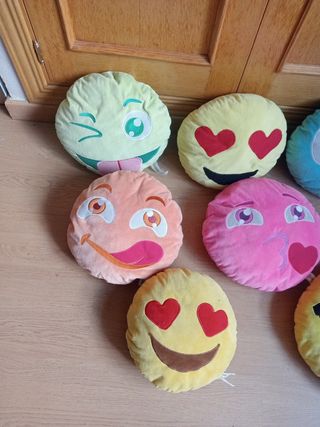 7 Cojines Emojis infantiles