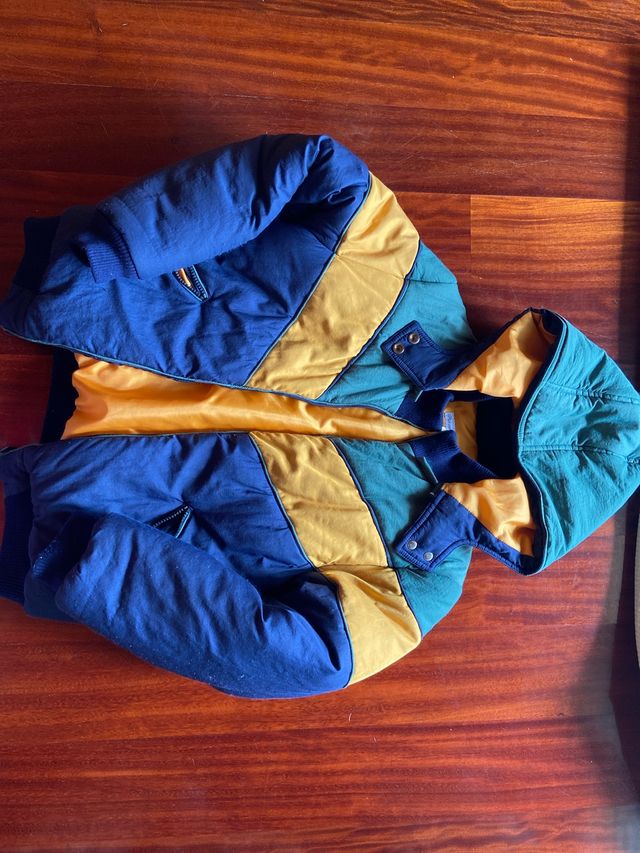 Chamarra acolchada niño tricolor.