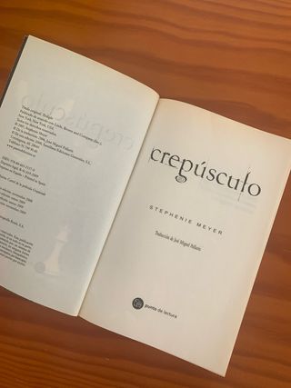 Crepúsculo (Bolsillo) (Spanish Edition)