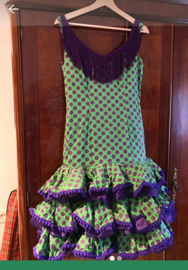 Vestido Flamenca lunares verde-morado. Precioso.