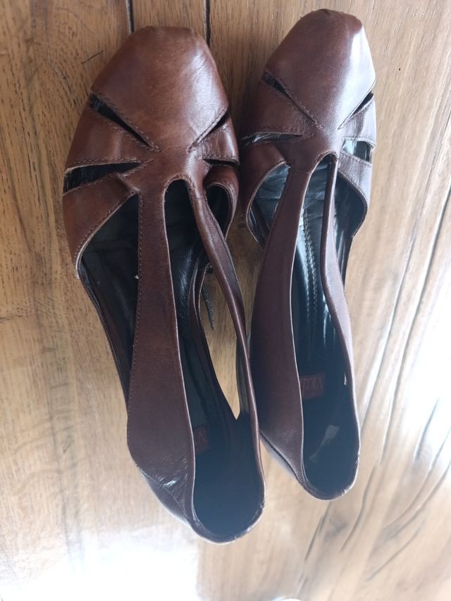 Zapatos cuña Vialis marrones