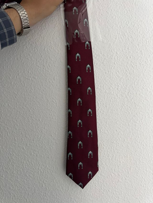 Corbata burdeos caseta feria