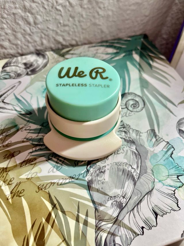 Grapadora sin grapas.
