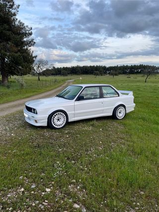 BMW e30 325i