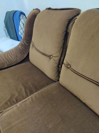 Sofá marrón dos plazas seminuevo