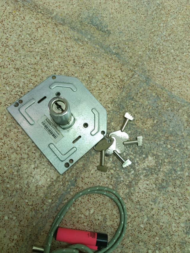 Bombillo T1 cromado + 4 llaves