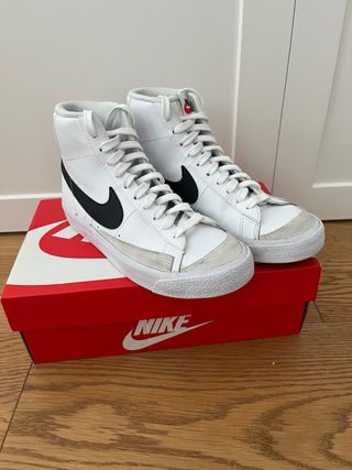 Zapatillas NIKE Blazer Mid '77 Blancas
