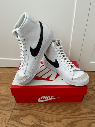 Zapatillas NIKE Blazer Mid '77 Blancas