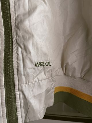 Cazadora WE/JL verde y blanca