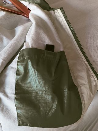 Cazadora WE/JL verde y blanca