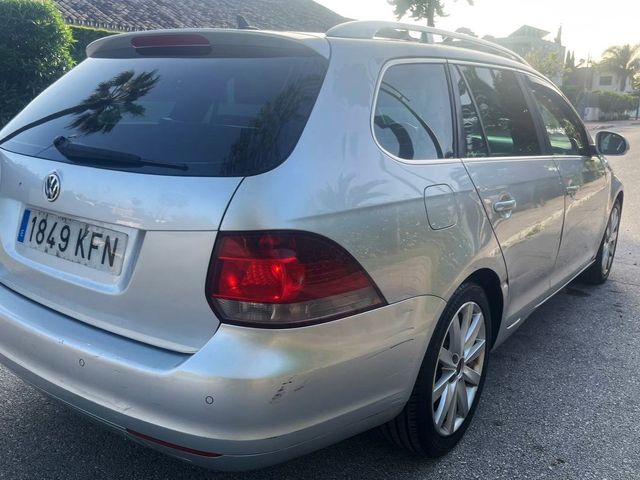 Volkswagen Golf Variant VI 2.0 TDI DSG Highline 14