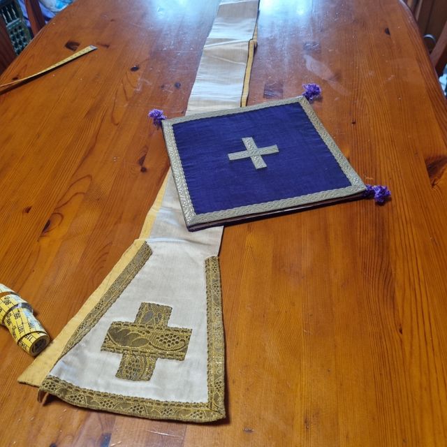 Lote litúrgico religioso antigo