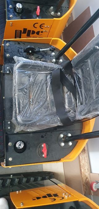 MINI EXCAVADORA JPC KV12