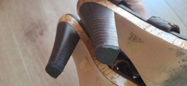 Sandalias tacón piel 37 Bimba y Lola