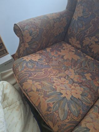 Sofá 2 plazas vintage floral patas madera maciza