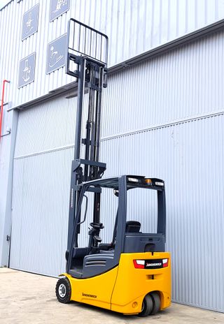 CARRETILLA ELECTRICA ELEVADORA 1.600KG ECONOMICA