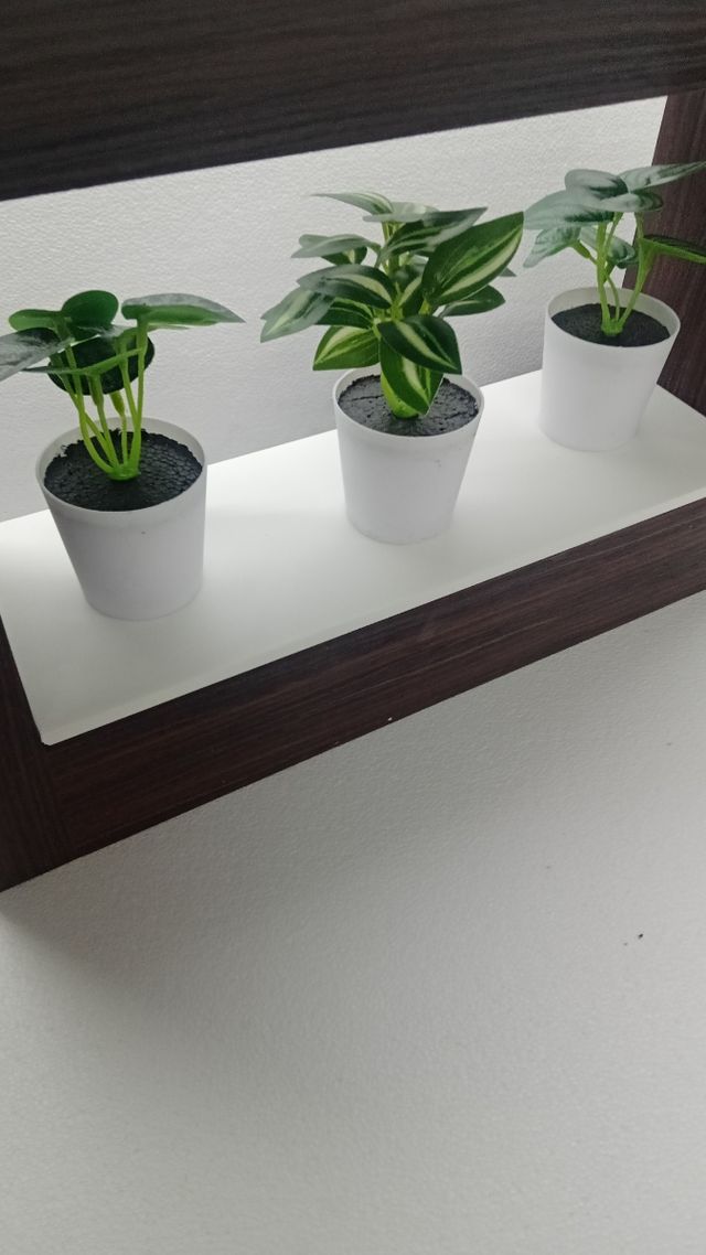 Porta piante in legno - marrone e bianco