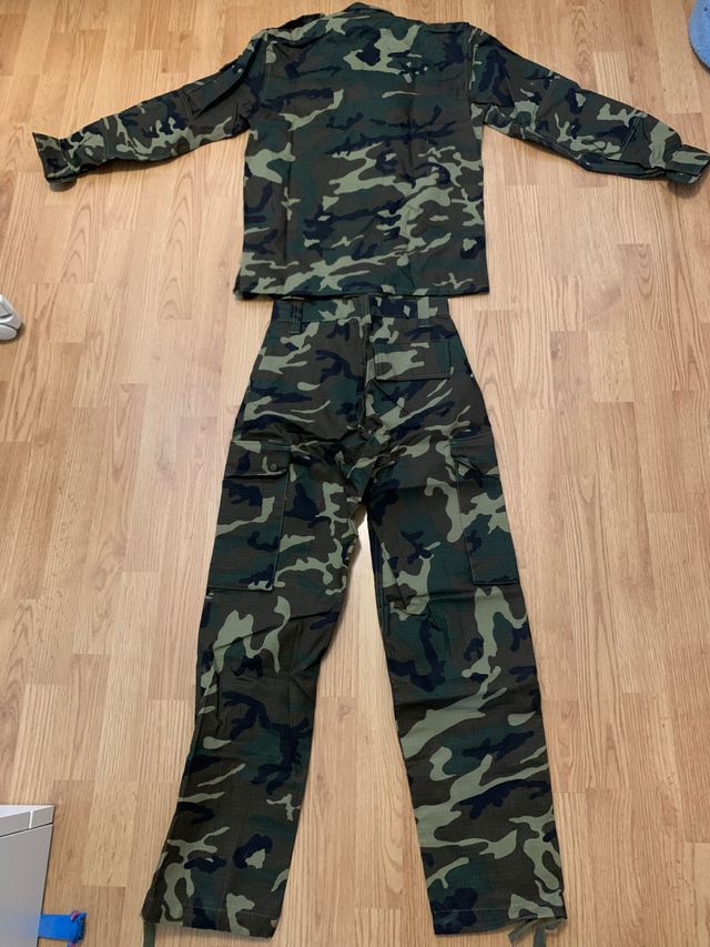 Traje militar