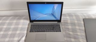Lenovo IdeaPad 330-15ARR Gris