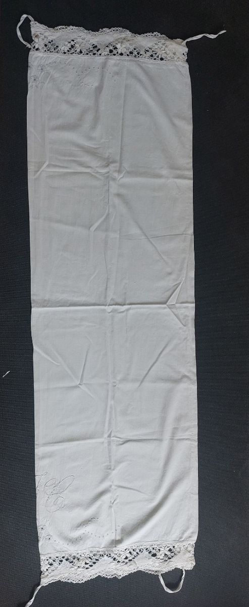 Funda almohada antigua bordada 