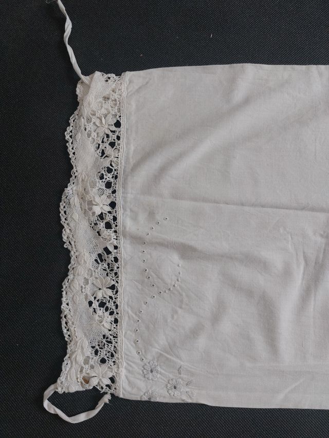 Funda almohada antigua bordada 