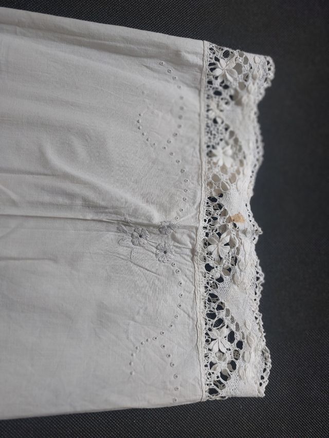 Funda almohada antigua bordada 