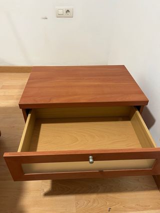 mesitas de noche marrones