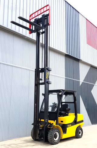 CARRETILLA DIESEL ELEVADORA 3.500KG SEMINUEVA