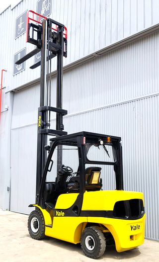 CARRETILLA DIESEL ELEVADORA 3.500KG SEMINUEVA