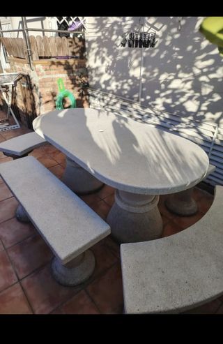 Panchine in pietra