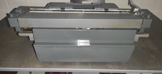 Maquina de escribir Olivetti Linea 98.