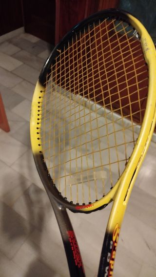  Raqueta tenis WILSON.